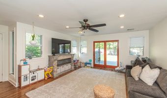 18 Evergreen Dr, Bayonne, NJ 07035