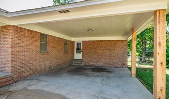 203 James St, Batesville, MS 38606