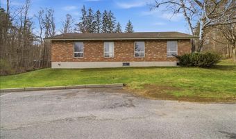 320 Dewey St, Bennington, VT 05201