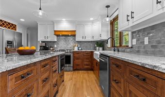 4 Carnation St, Cumberland, RI 02864