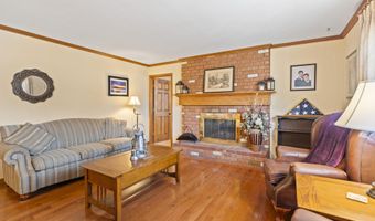 11 Westchester Dr, Albany, NY 12205