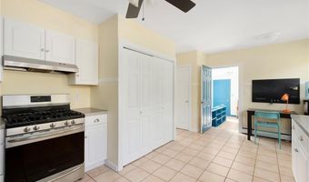 6 Conway Dr, Barrington, RI 02806