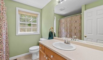 16 Breakneck Rd, Hudson, NH 03051