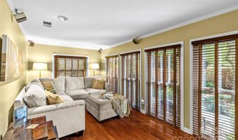 1460 Medford Dr, Charlotte, NC 28205