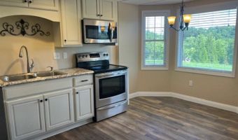 9 Village View Dr, Barboursville, WV 25504