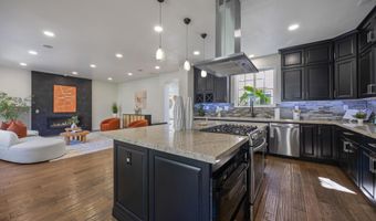 827 W Heritage Oak Ct, Altadena, CA 91001