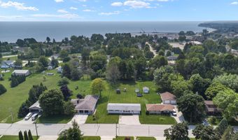 210 E GREENFIELD Ave, Algoma, WI 54201