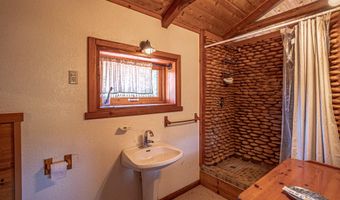 2909 Dead Indian Memorial Rd, Ashland, OR 97520