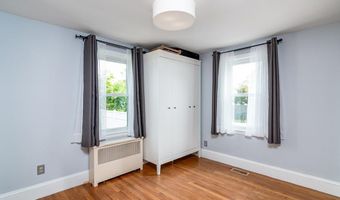 76 Burbank St, Cranston, RI 02910