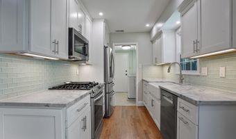 8614 BRAEBURN Dr, Annandale, VA 22003