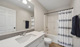2205 Country Cove Ln, Altoona, IA 50009
