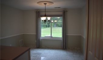 10 Southcreek Ct B, Amherst, NY 14051