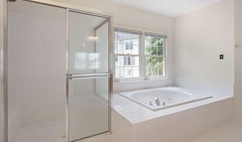 10604 MAPLECREST Ln, Potomac, MD 20854