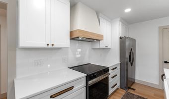 207 Oakmont Dr, Boiling Springs, SC 29316