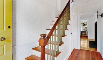 42 Second St, Newport, RI 02840
