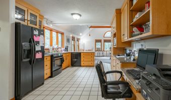 68 Merrimack Rd, Amherst, NH 03031