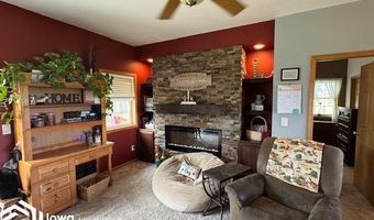 725 N E St, Albia, IA 52531