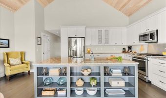48 Ocean St, Belfast, ME 04915