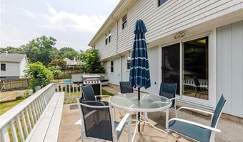 3 Ostend St, Johnston, RI 02919