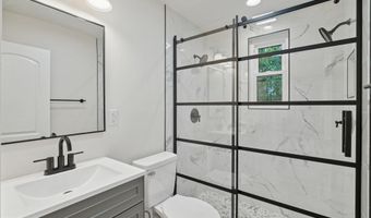 141 LYNHAVEN Dr, Alexandria, VA 22305