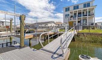 524 N Kinston Ave, Atlantic Beach, NC 28512