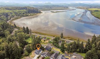1991 SE 2ND St, Astoria, OR 97103