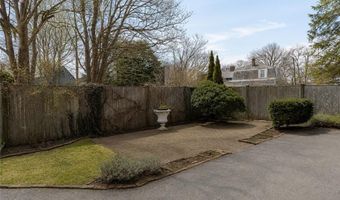 12 Elm St 2, Newport, RI 02840