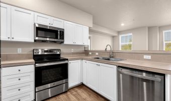 17126 SW Snowdale St 303, Beaverton, OR 97007