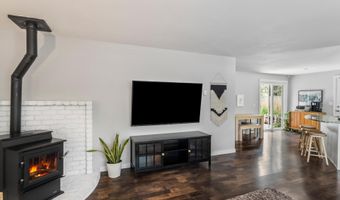742 SE Sun Ln, Bend, OR 97702