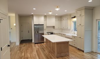 963 High Rd, Berlin, CT 06037