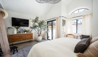 2711 Cypress Hill Rd, Carlsbad, CA 92008