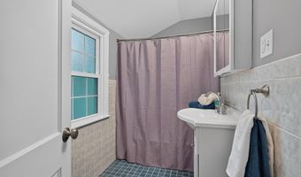 9908 DICKENS Ave, Bethesda, MD 20814