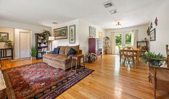 44 Williamsburg Dr, Cheshire, CT 06410