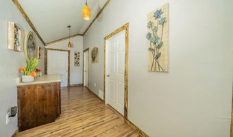 812 S Parkway Dr, Alvarado, TX 76009