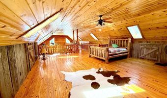 300 Round Up Ln, Bakersfield, MO 65609