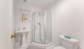 140 Ashley Mews Dr, Ann Arbor, MI 48104