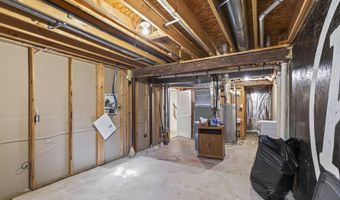 2004 GOLDEN MORNING Dr 30, Bowie, MD 20721