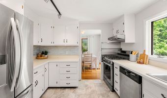 1 Danbury Cir, Amherst, NH 03031