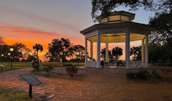 160 Ave C, Apalachicola, FL 32320