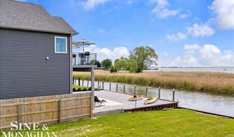 7305 Dyke Rd, Algonac, MI 48001