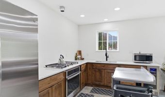 92 Bluebird Ln, Clark Fork, ID 83811