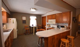 1005 6th St, Britton, SD 57430