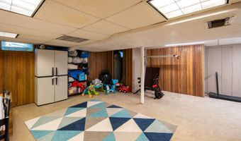 51 Aspen Cir, Albany, NY 12208