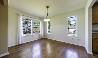 938 Cypress Point Loop, Ashland, OR 97520