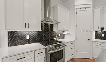 37 Park Sq S, Beaufort, SC 29907