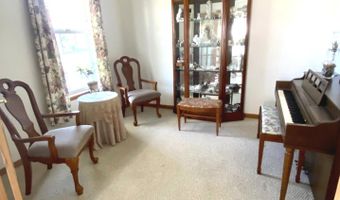 1056 Deertrail Ct, Antioch, IL 60002