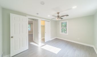 901 Palmer Ave, Holmdel, NJ 07733