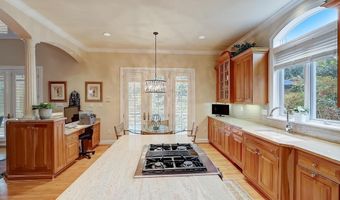 4744 34TH St N, Arlington, VA 22207