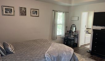 829 Rosemary Ave, Aurora, MO 65605