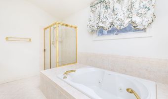 16 Thistle Holw 16, Avon, CT 06001